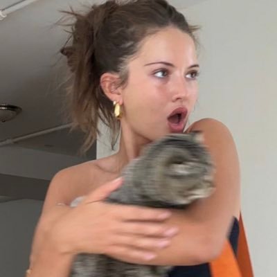 Damla's profile picture