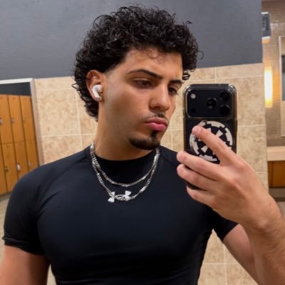 shopahole's profile picture