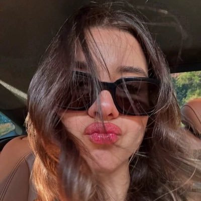 mel`'s profile picture
