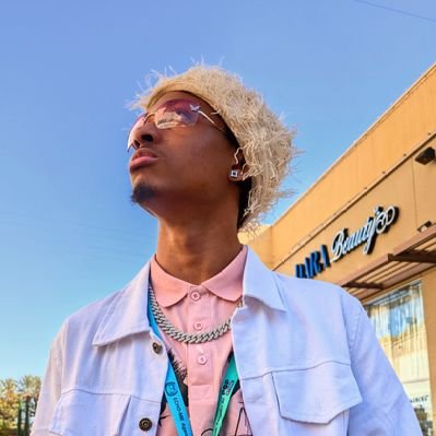 Bingeylol's profile picture