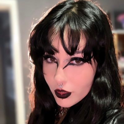 Mistress Cami ⛓️🦇's profile picture
