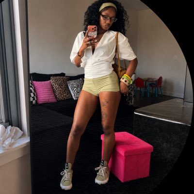 thisnotmonaee's profile picture
