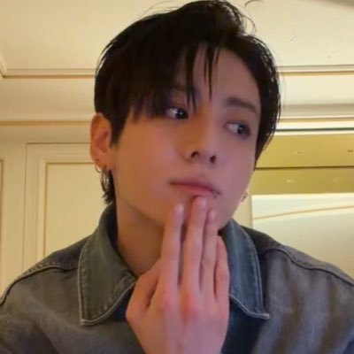 ✶ is seeing bts 3x's profile picture
