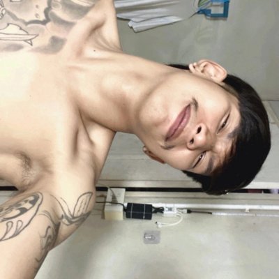 £€'s profile picture