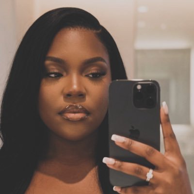 FIFI🌟's profile picture