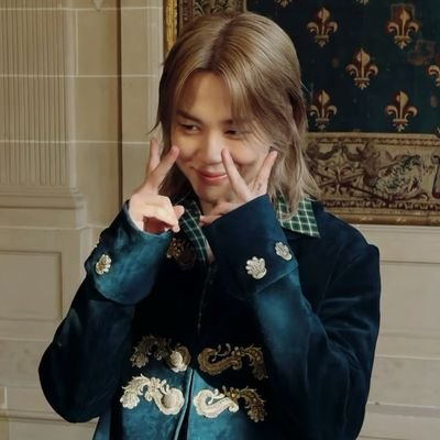Manuela; reuniting with BTS's profile picture