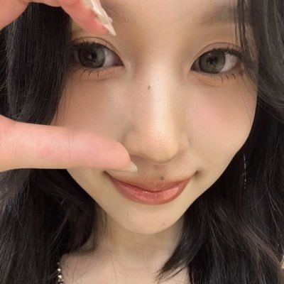 j's profile picture