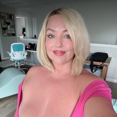 CurvyRoseAF's profile picture