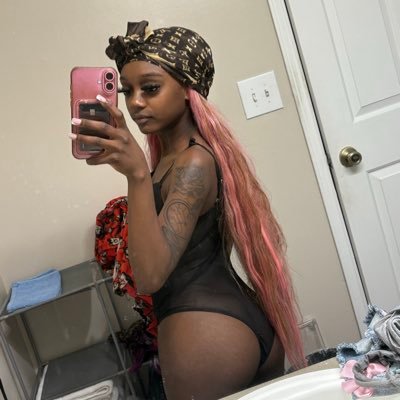 laii2privvv's profile picture