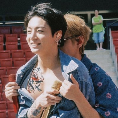 LILLŸ 🐰❤️🐻 GOLDENLAYOVER's profile picture