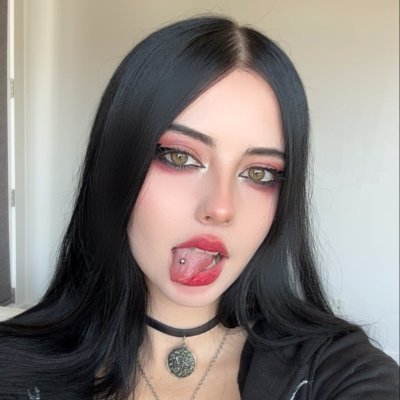 holly_jenkinson's profile picture