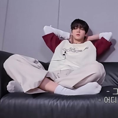 Kpop male socks's profile picture