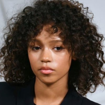 helen ✮⋆˙'s profile picture