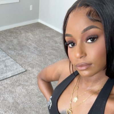 NavyySimone's profile picture