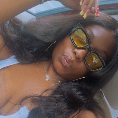 CharissesPcs_'s profile picture