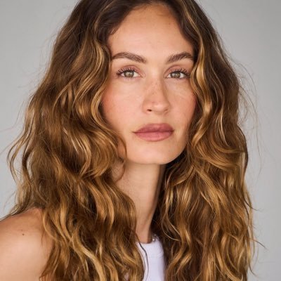 Update Helena Info's profile picture