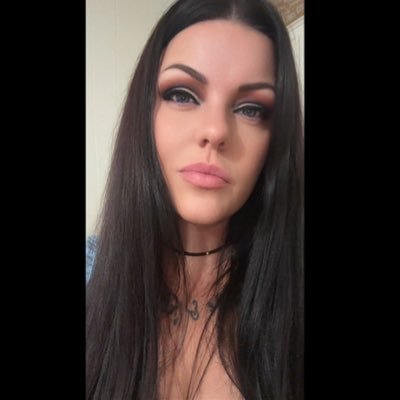 ⚫️⚪️ Jamie is not drunk enough's profile picture