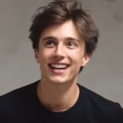 j 🏹's profile picture