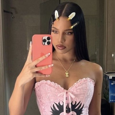 off laura. 🇧🇷's profile picture