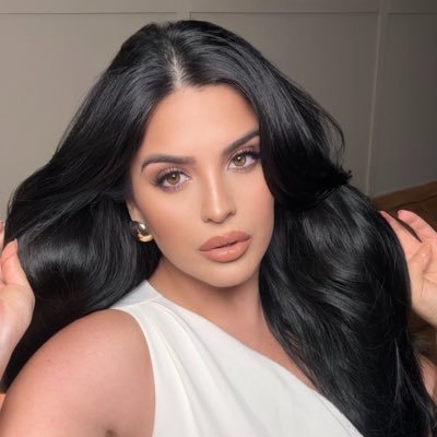 curvyzelma's profile picture