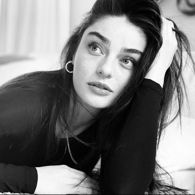 esdeliya's profile picture