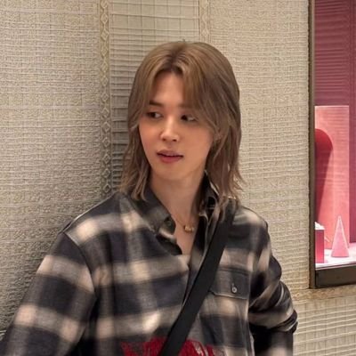 ira⁷ loves jimin ☽‧͙⭒'s profile picture