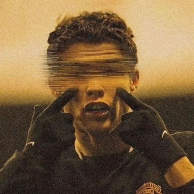 V's profile picture