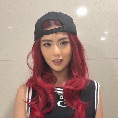 poIIie*'s profile picture