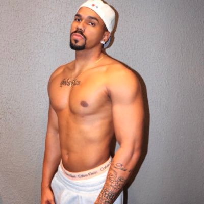 WL's profile picture