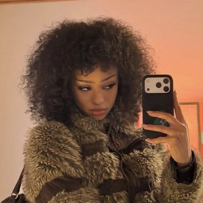 𝐉𝐮𝐣𝐮's profile picture