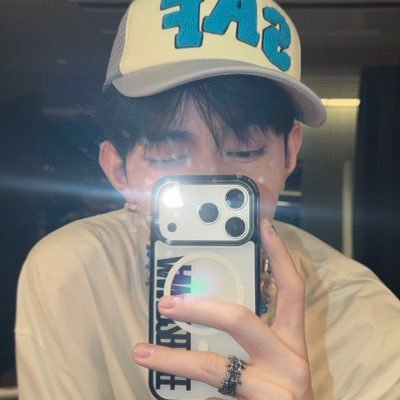 𐙚's profile picture