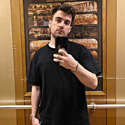 هـــری شاطر's profile picture