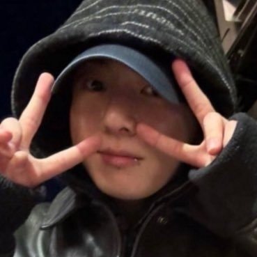 bren⁷ vio a bts ⊙⊝⊜'s profile picture