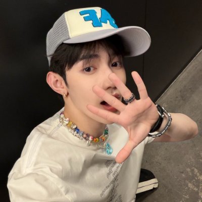 zhmilez's profile picture