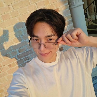 시 💐's profile picture