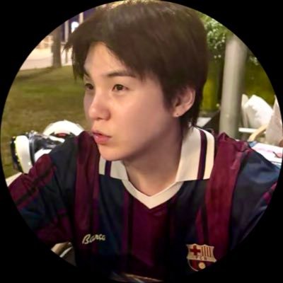 ro ✧ escuchó wings, mikrokosmos, best of me's profile picture