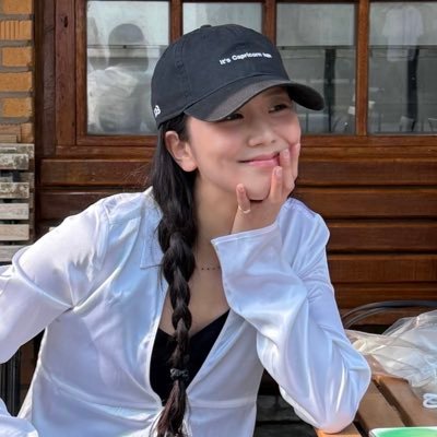 𑣲's profile picture