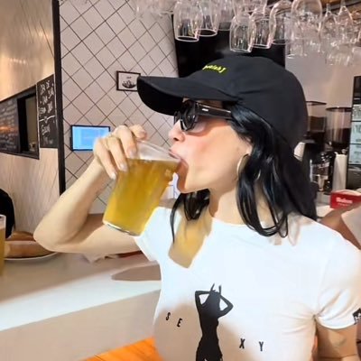 mechi's profile picture