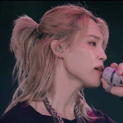 ᵂᴴᴼ ᴵˢ ʟᴏᴠᴇʟʏ; BTS 📌's profile picture