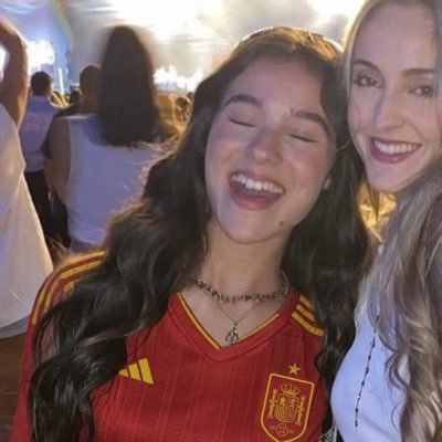 clau's profile picture