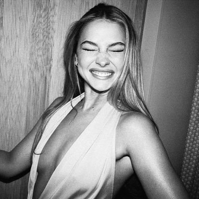 ⱼ's profile picture
