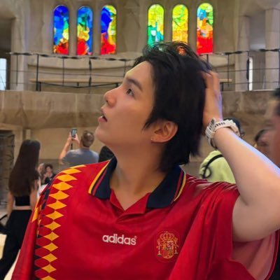 mika saw bts's profile picture