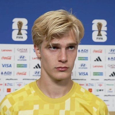 thi's profile picture