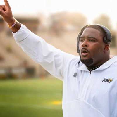 Coach Juwan Lewis's profile picture