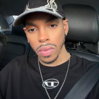 WOOF 🐶's profile picture