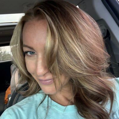 Emariamll's profile picture
