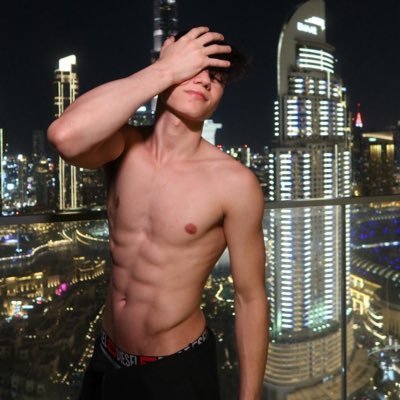 Petytwink's profile picture