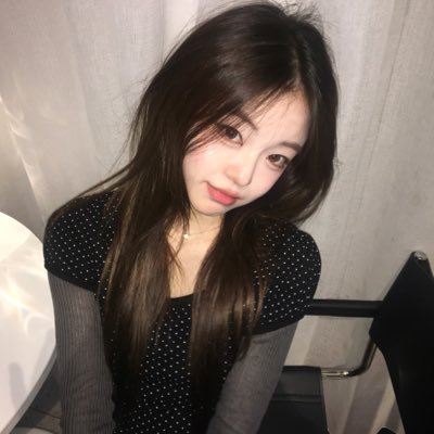 zzeomb's profile picture