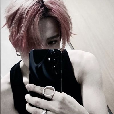 ♰'s profile picture