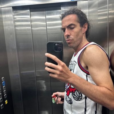 Néstor Shuttlesworth's profile picture